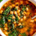 Delicious Vegan Spinach and Lentil Soup: Ready in Minutes! 🍲🌿